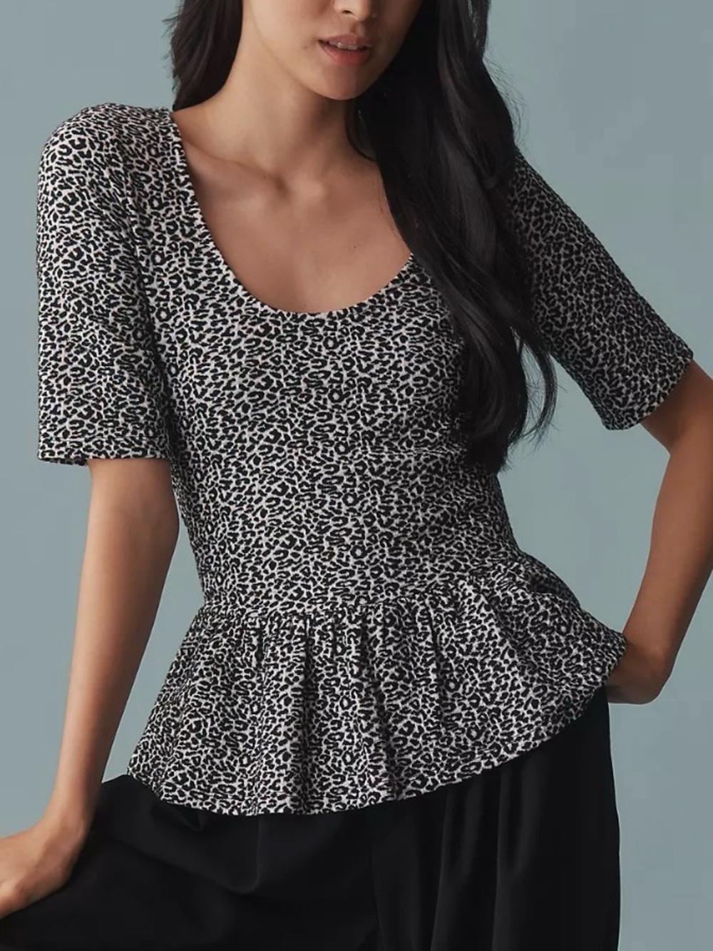Maeve NWT animal print scoop neck peplum top, medium